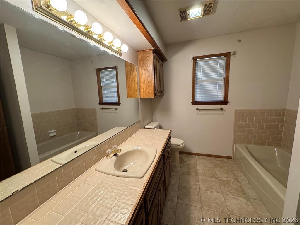 2449 Whispering Oak Drive Seminole OK 74868