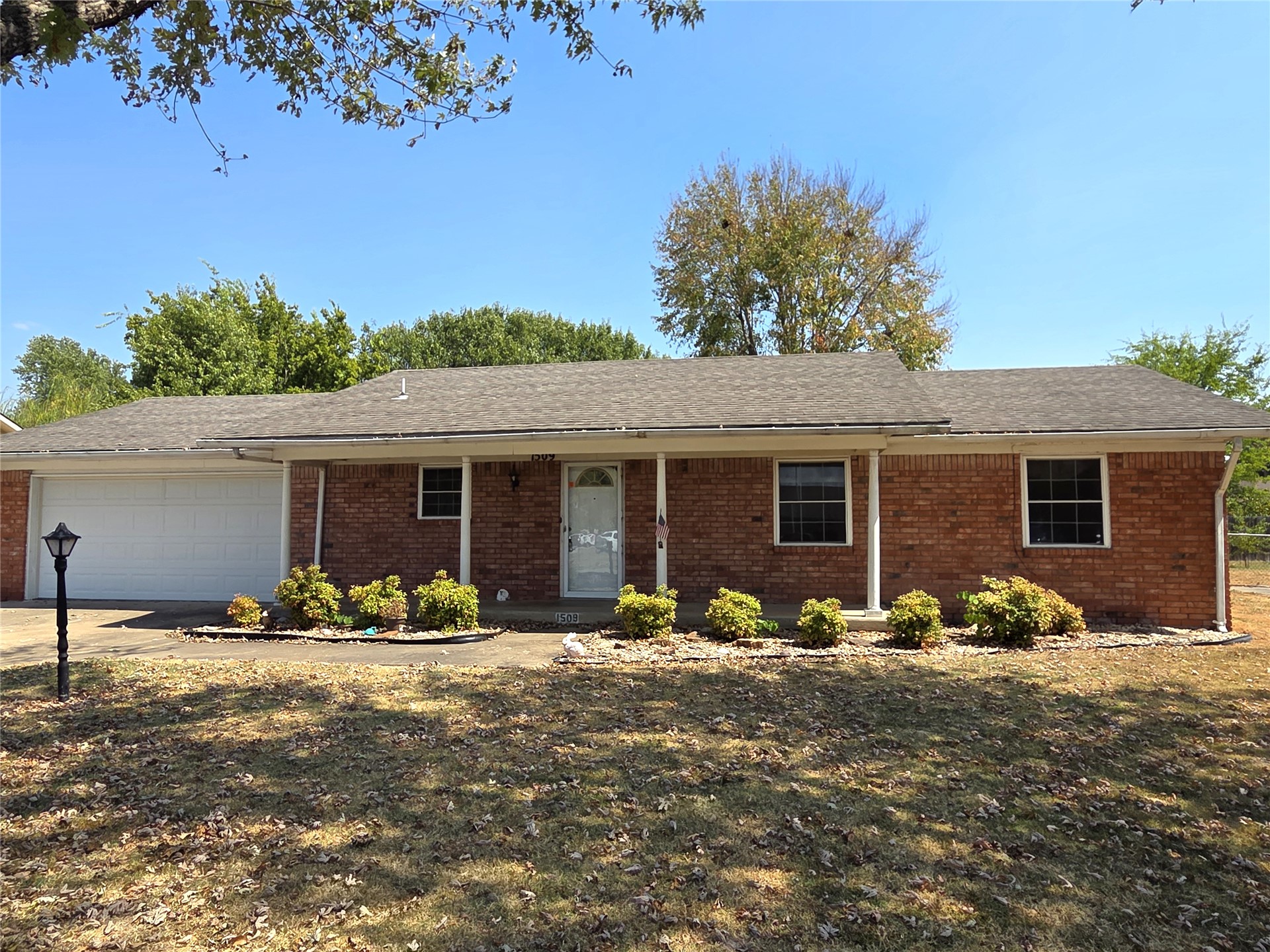 1509 Lahoma Pryor OK 74361