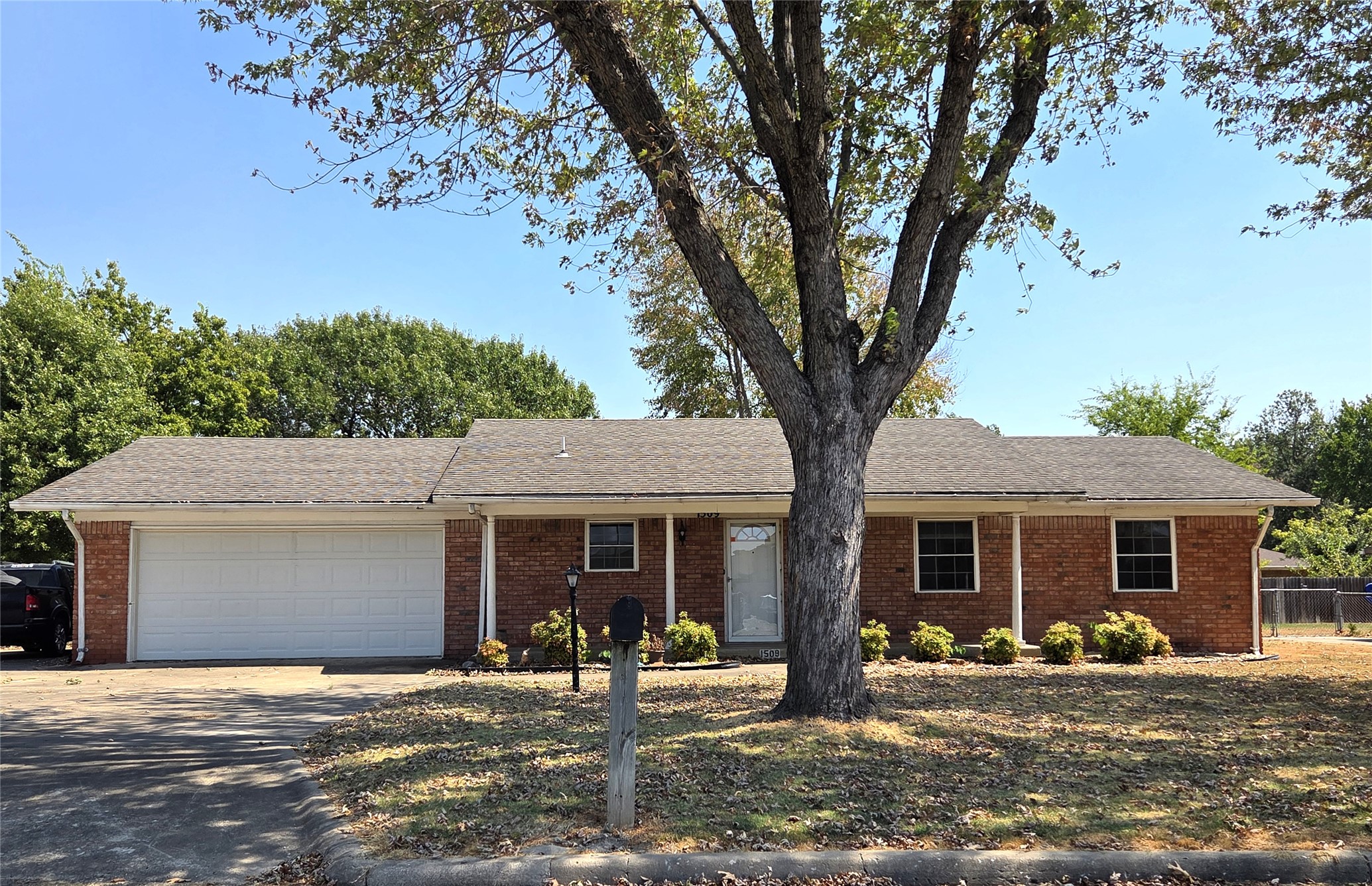 1509 Lahoma Pryor OK 74361