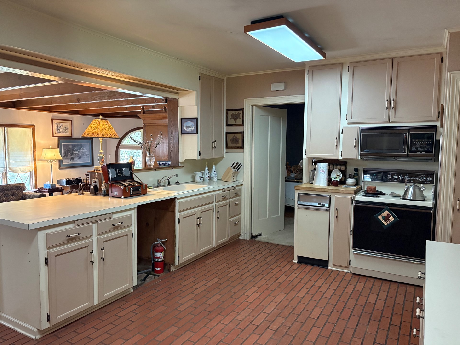 1913 E 37th Street Tulsa OK 74105