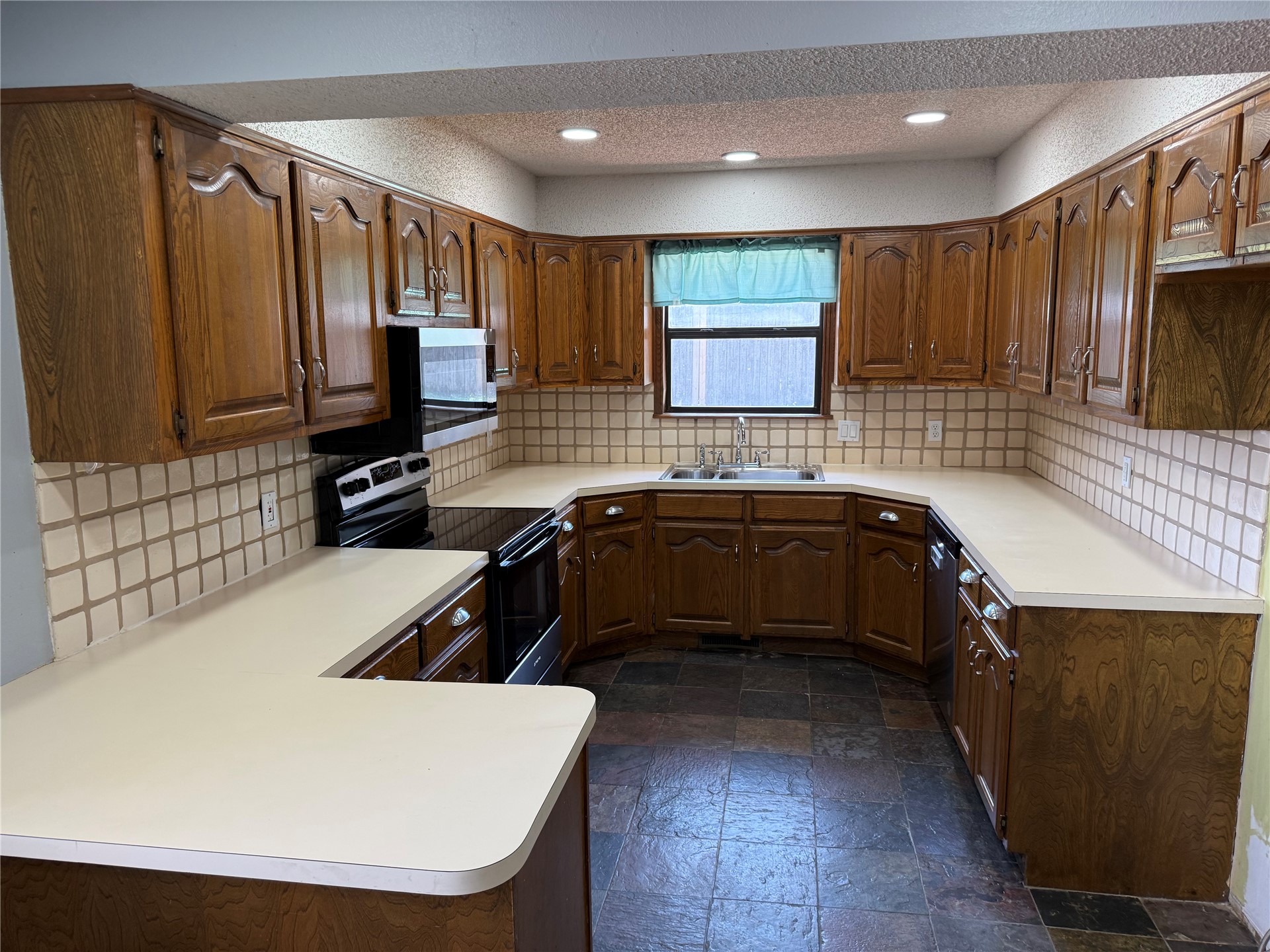 13220 E 38th Street Tulsa OK 74134