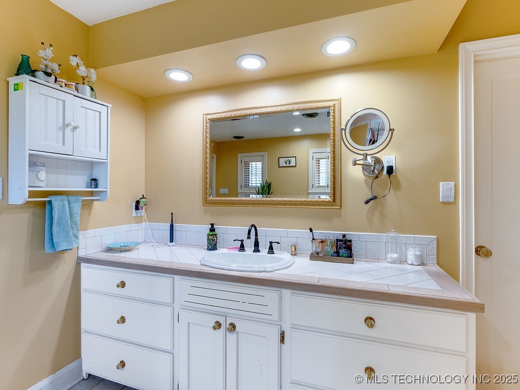 101 Hunter Drive Ada OK 74820