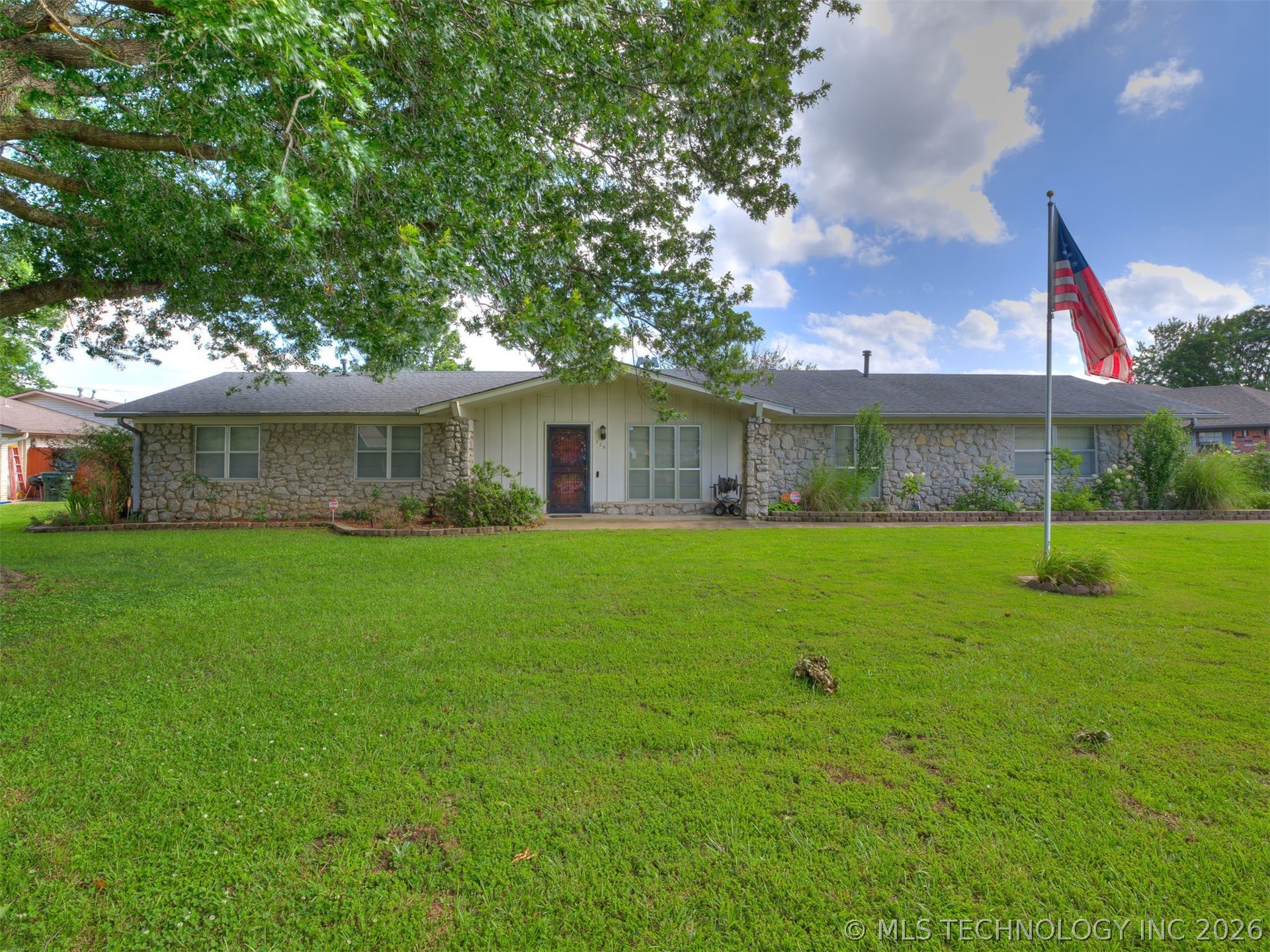 229 N Choctaw Court Claremore OK 74017