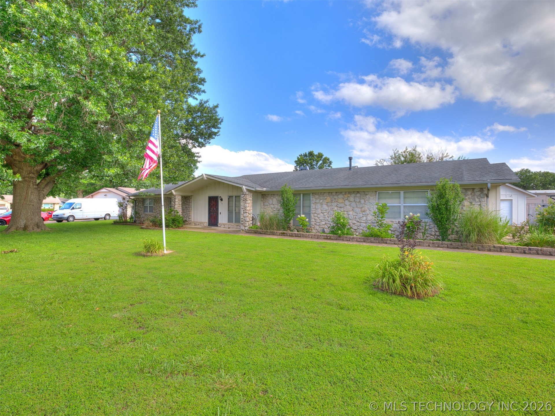 229 N Choctaw Court Claremore OK 74017