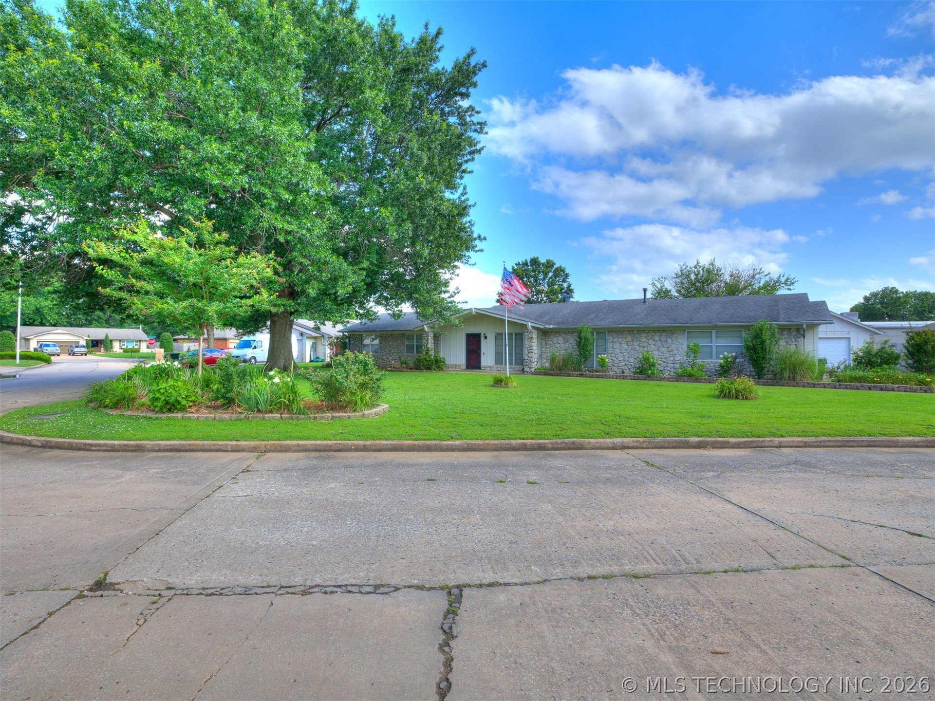 229 N Choctaw Court Claremore OK 74017