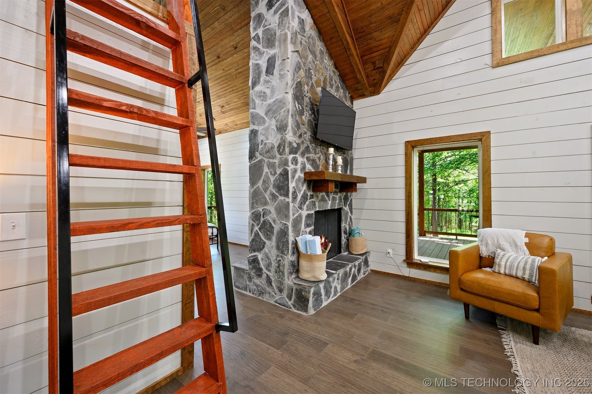 156 S Locust Trail Broken Bow OK 74728