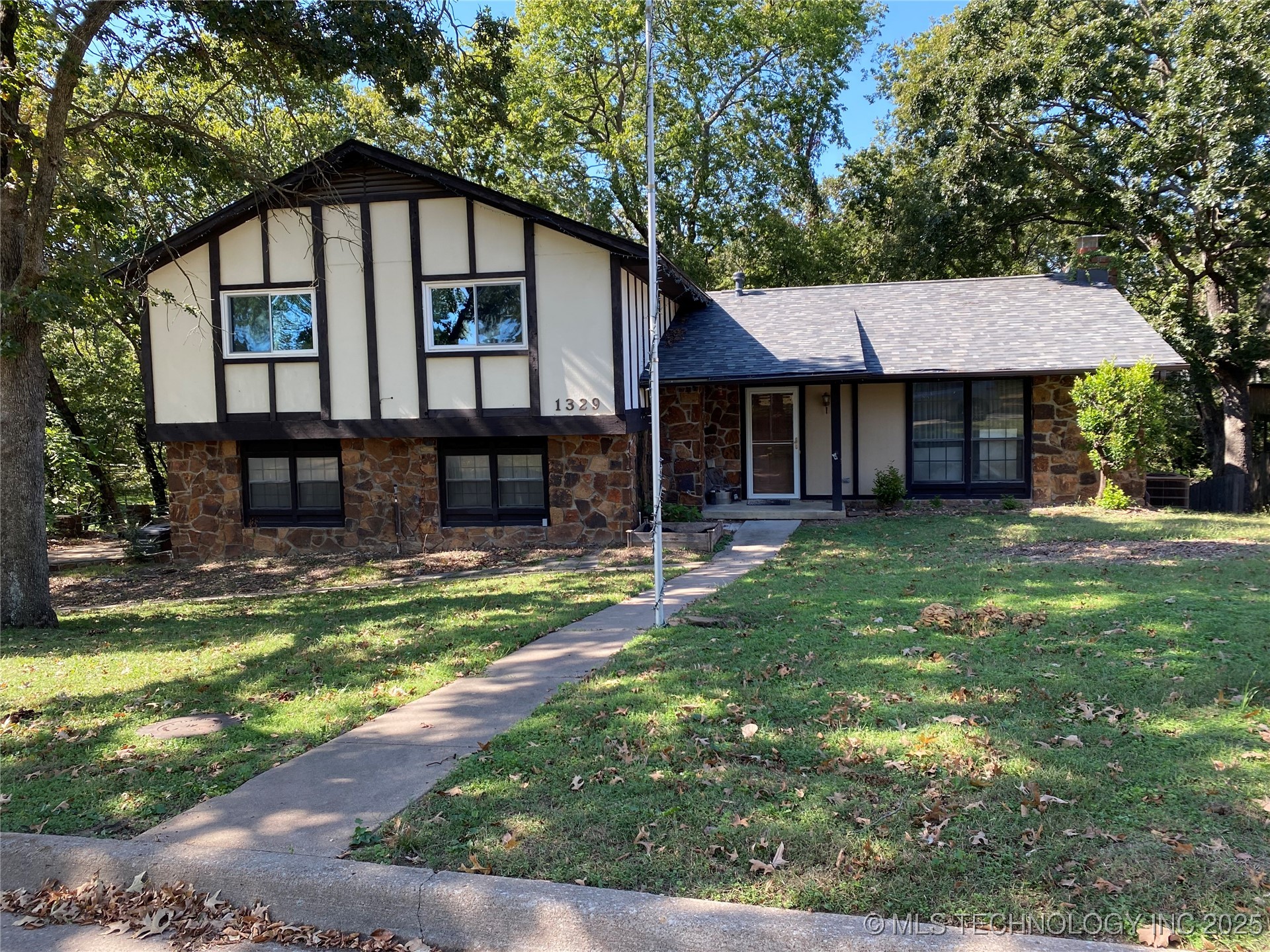 1329 Bynum Road Bartlesville OK 74006