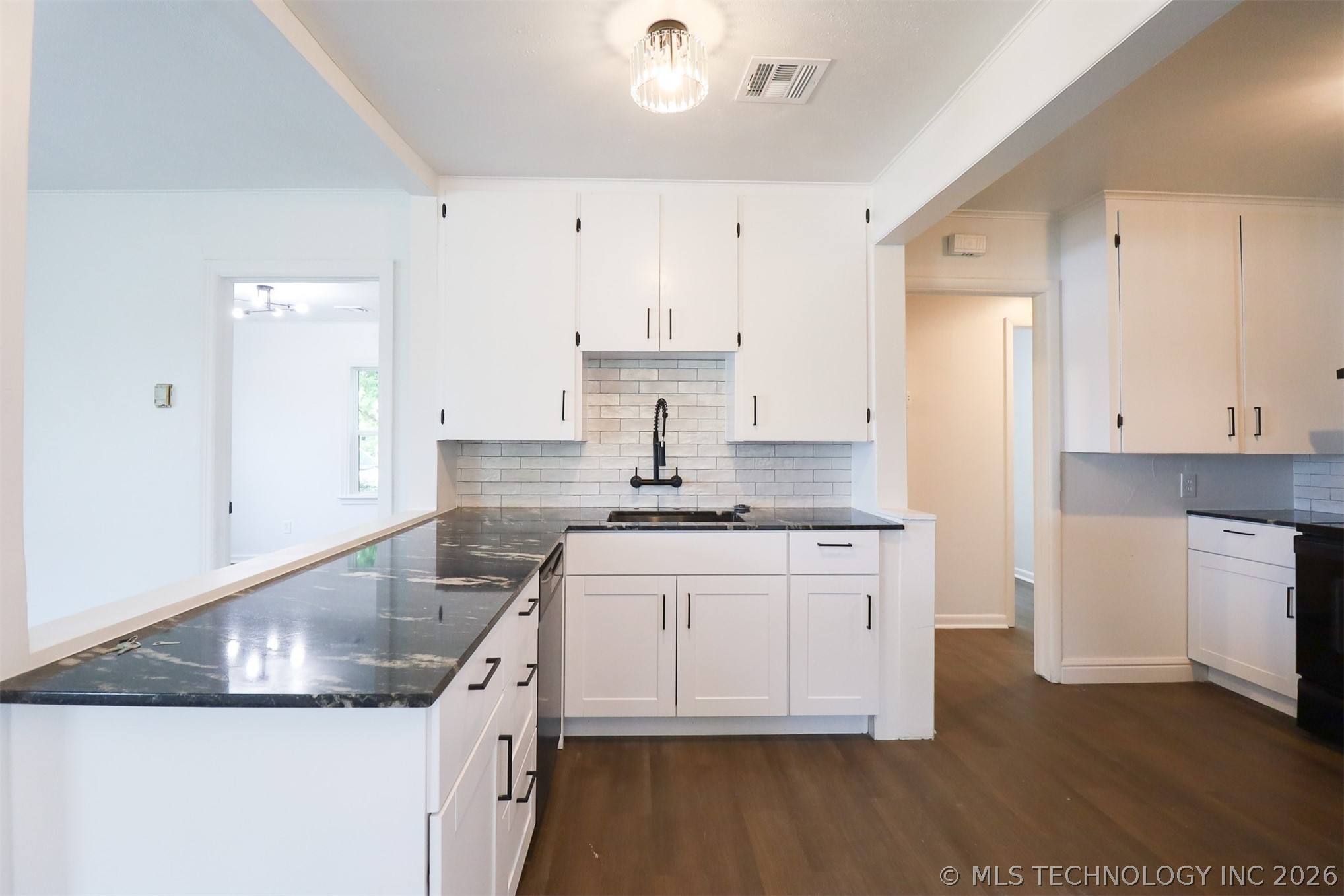 1008 E King Place Tulsa OK 74106