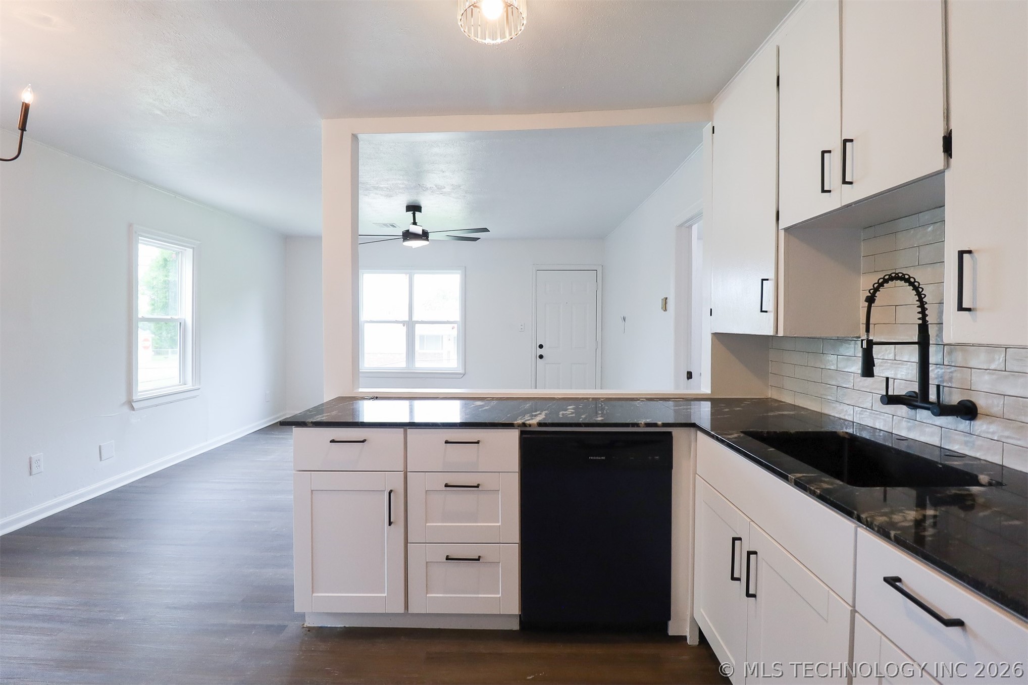 1008 E King Place Tulsa OK 74106