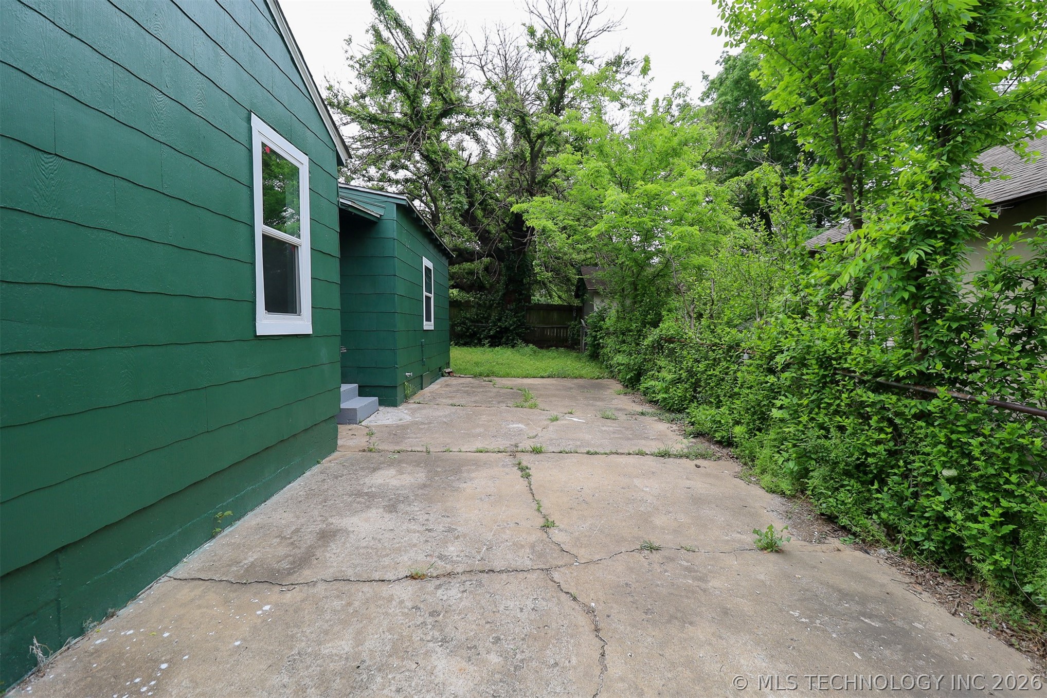 1008 E King Place Tulsa OK 74106