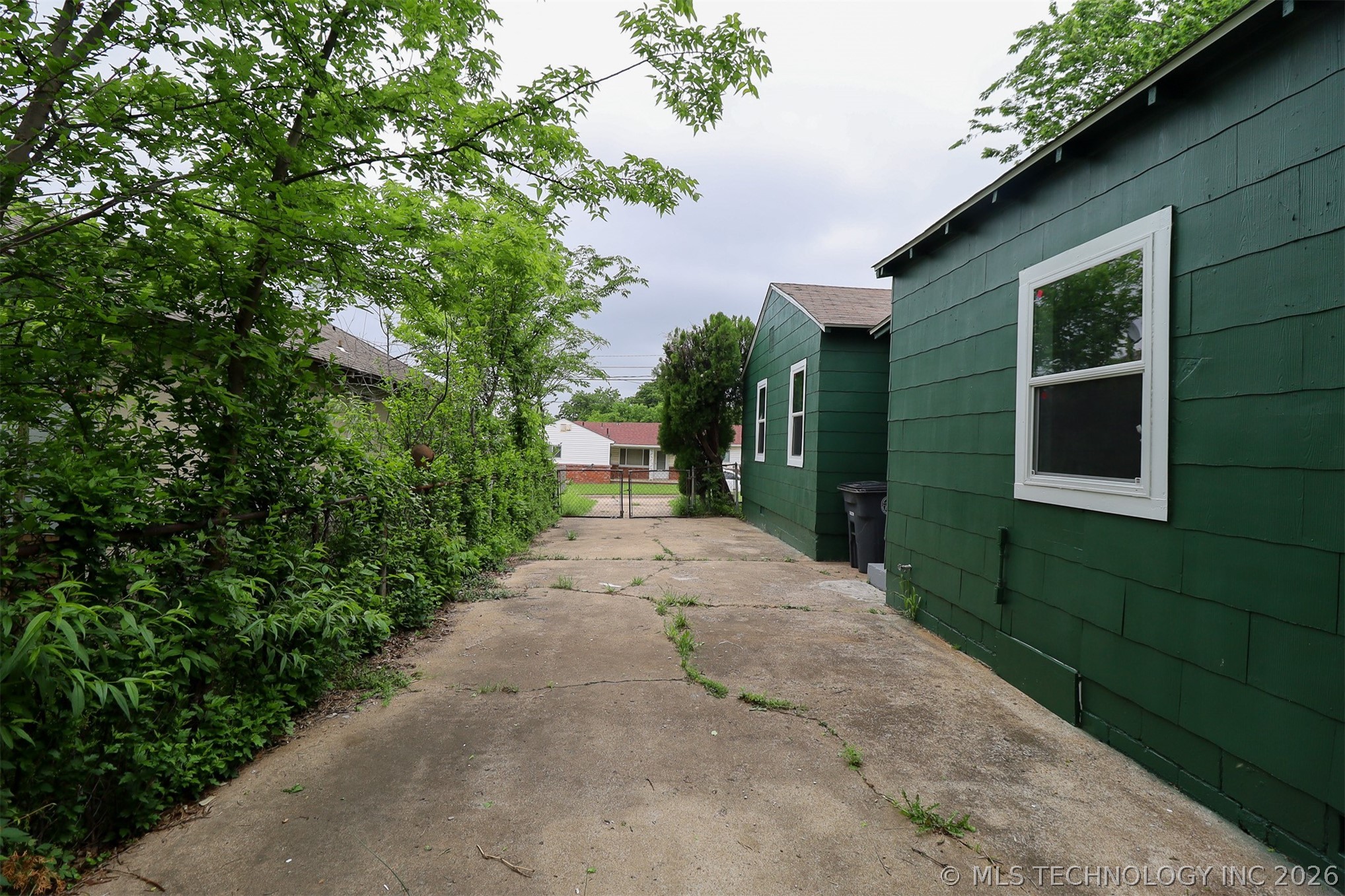 1008 E King Place Tulsa OK 74106