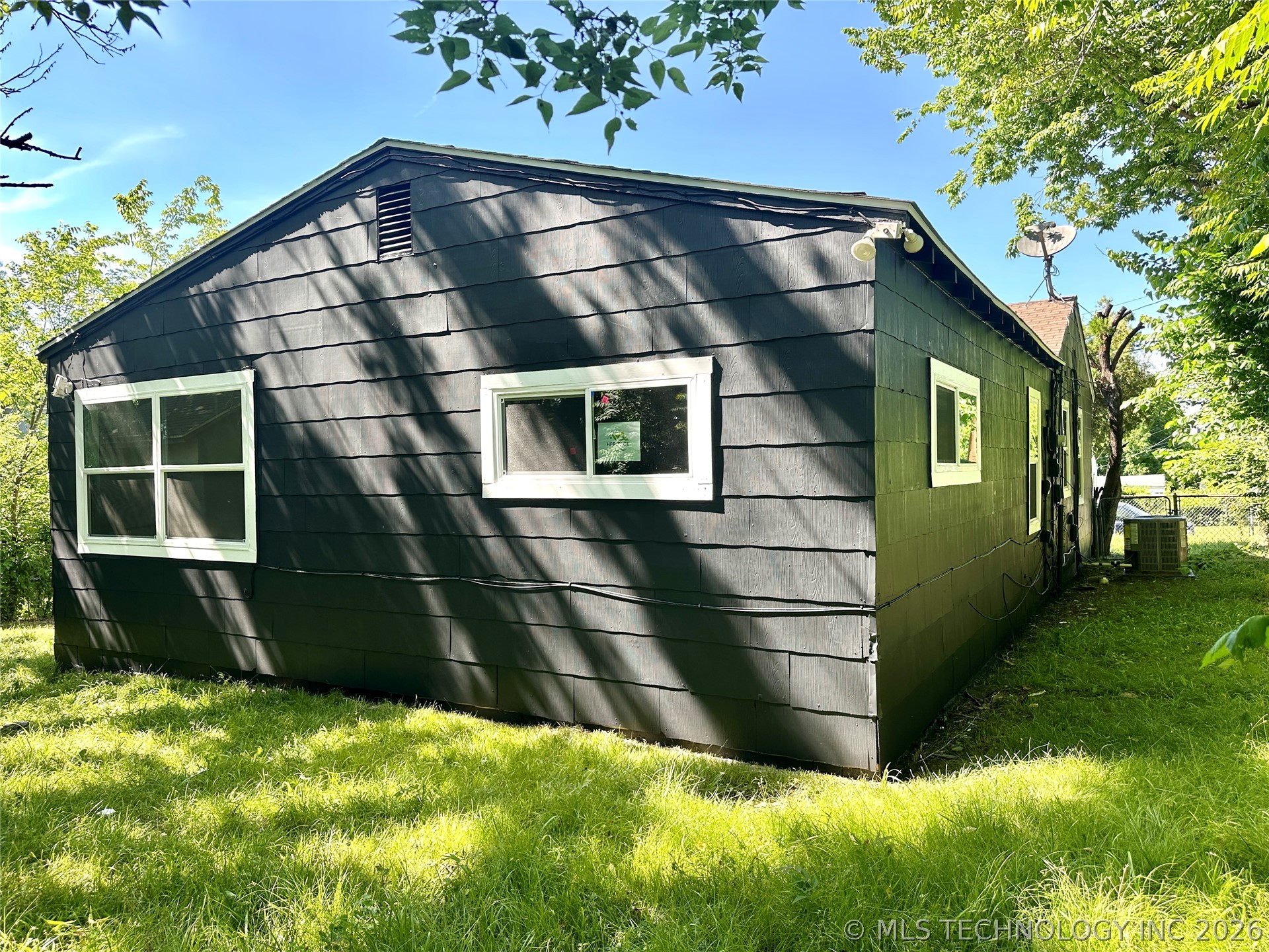 1008 E King Place Tulsa OK 74106