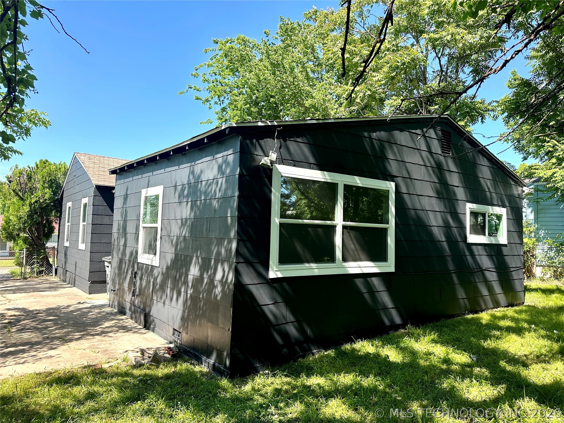 1008 E King Place Tulsa OK 74106