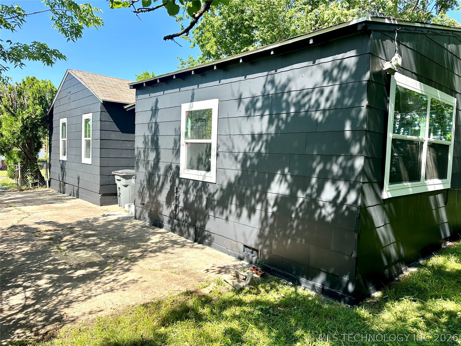 1008 E King Place Tulsa OK 74106