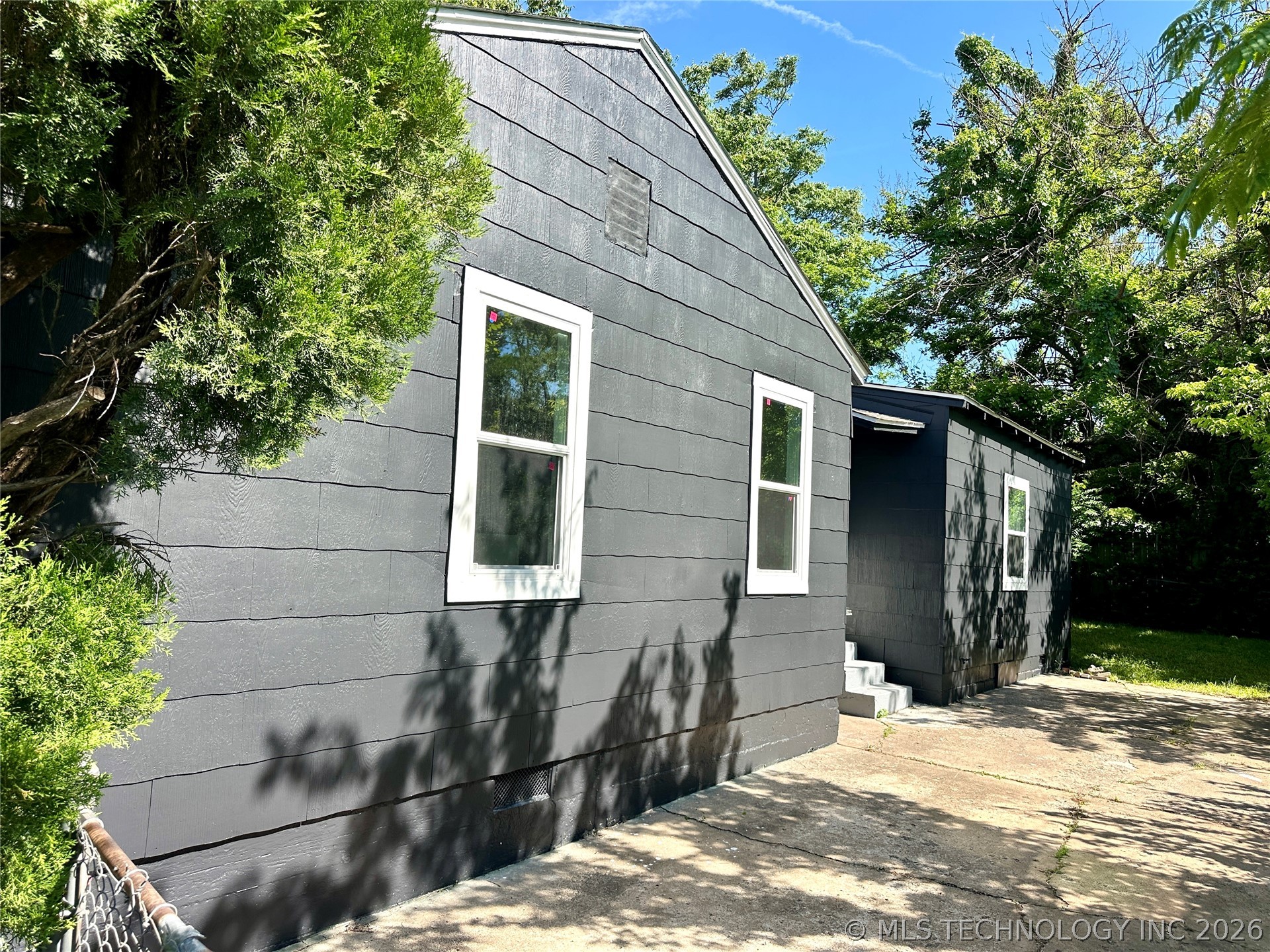1008 E King Place Tulsa OK 74106