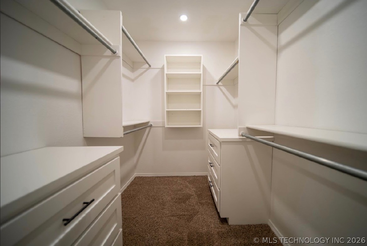 207 N Valley Drive Catoosa OK 74015