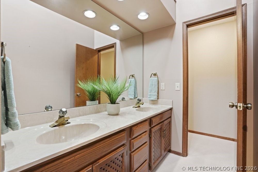 9720 S Maplewood Avenue Tulsa OK 74137