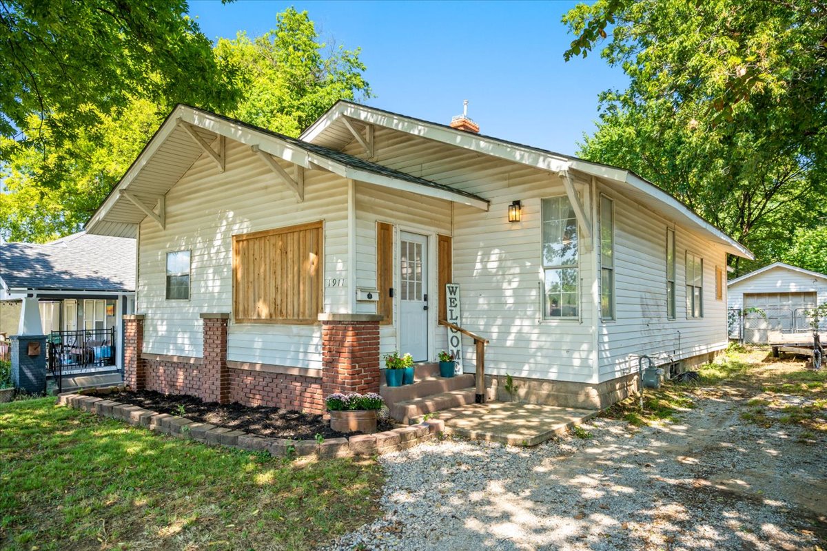 1911 W Cameron Street Tulsa OK 74127