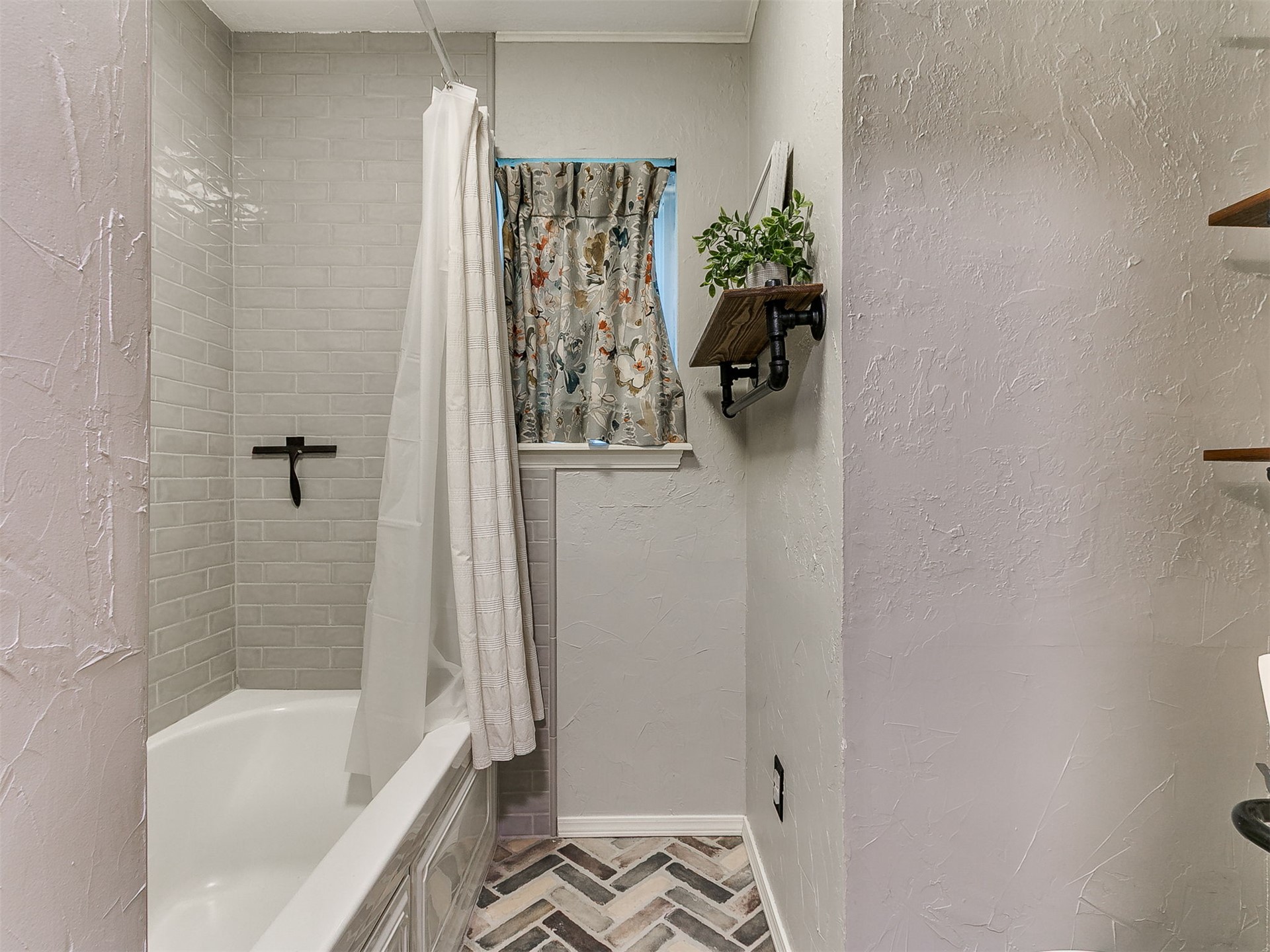 6445 Sterling Oklahoma City OK 73132