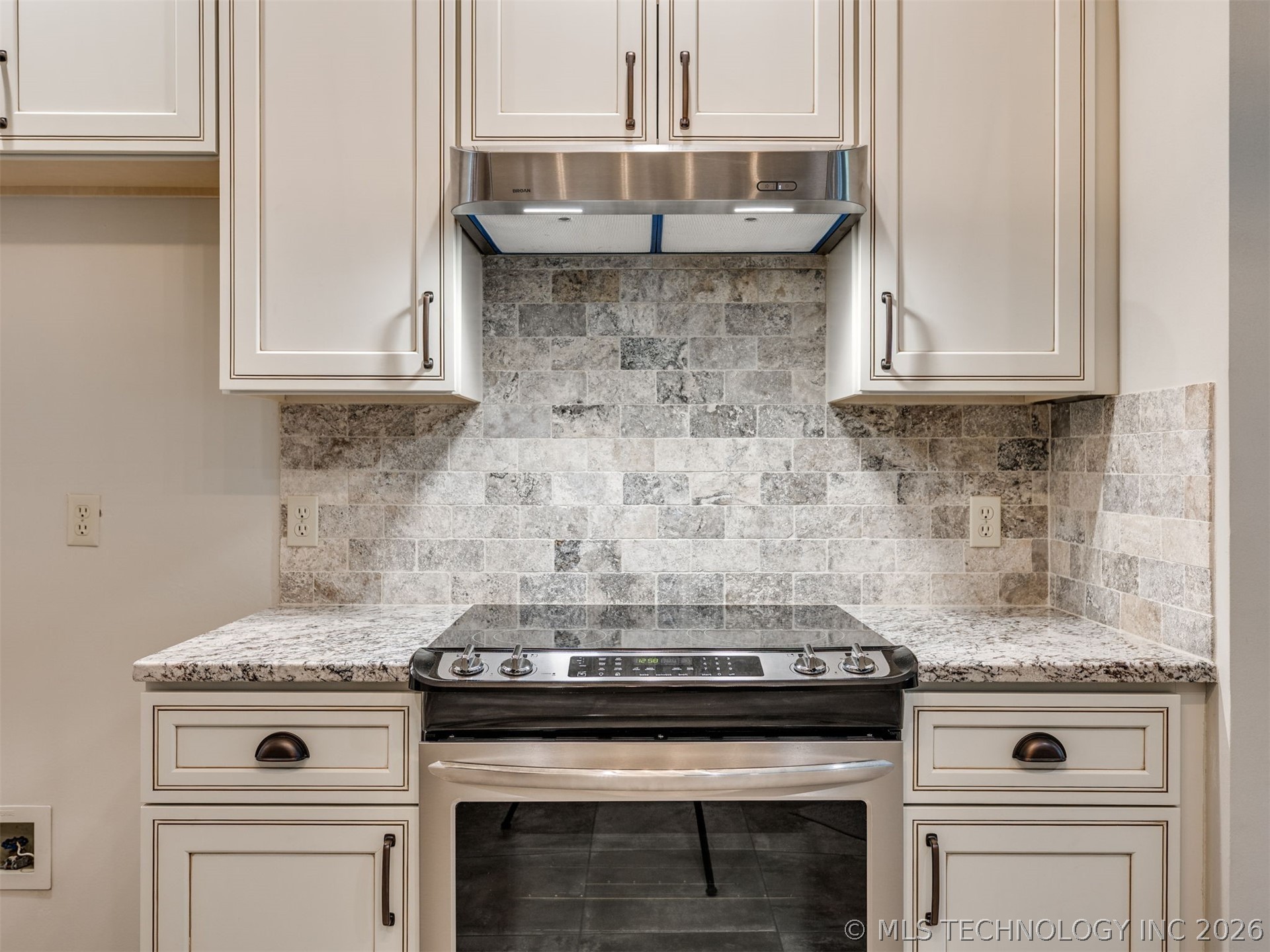 1305 E Dover Street Broken Arrow OK 74012