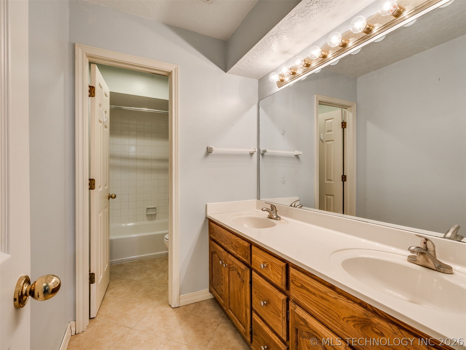 1305 E Dover Street Broken Arrow OK 74012