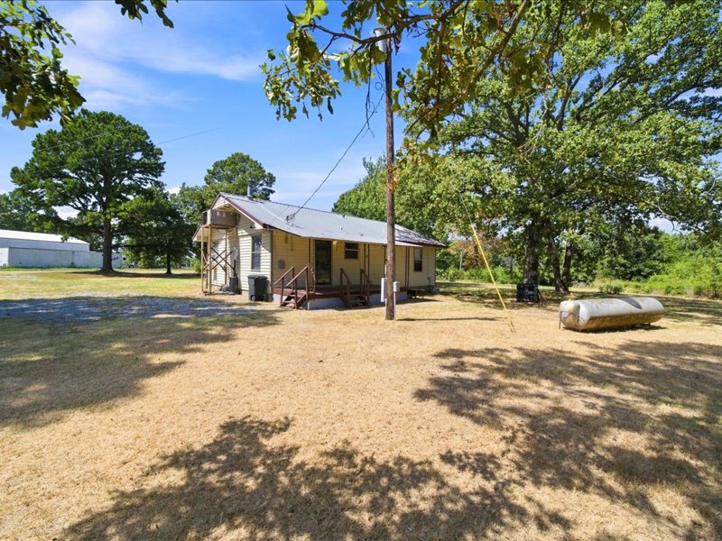 8055 E 585 Locust Grove OK 74352