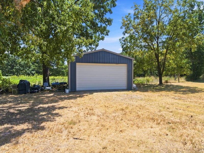 8055 E 585 Locust Grove OK 74352