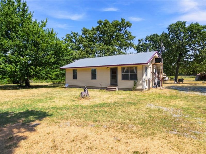 8055 E 585 Locust Grove OK 74352