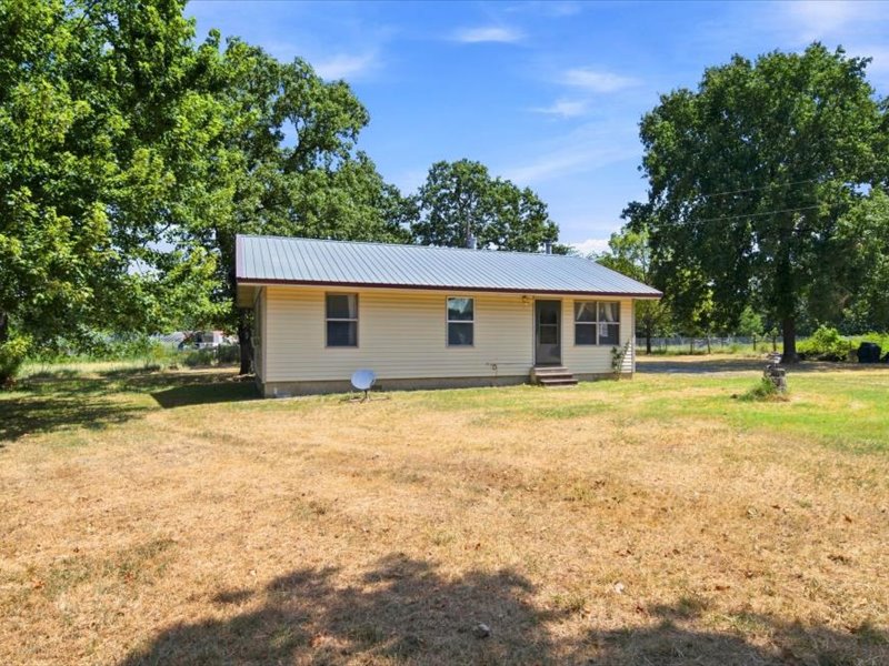 8055 E 585 Locust Grove OK 74352
