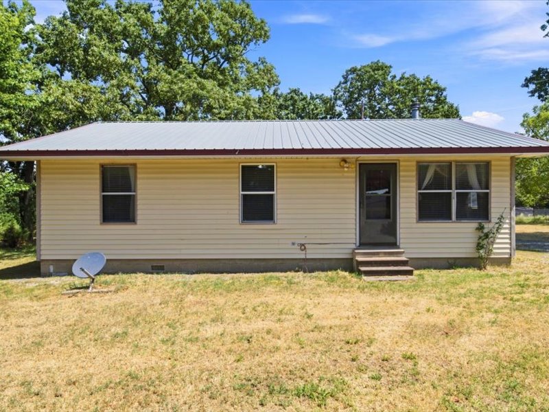 8055 E 585 Locust Grove OK 74352