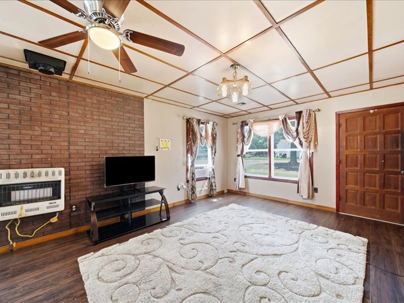 8055 E 585 Locust Grove OK 74352