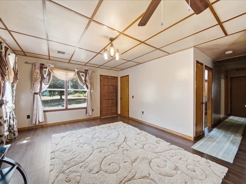 8055 E 585 Locust Grove OK 74352