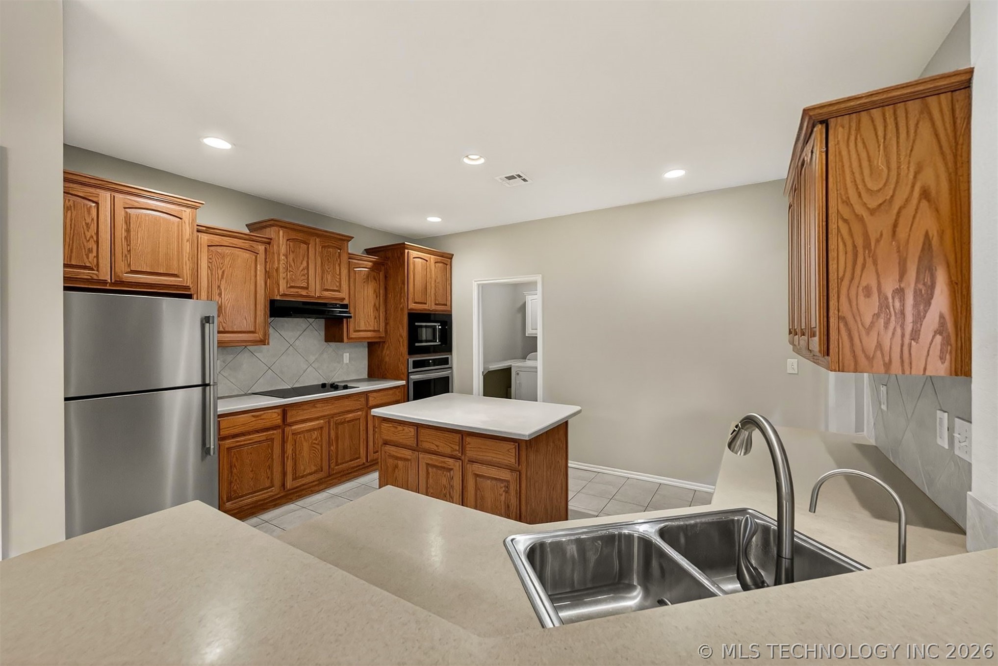 3900 W Vicksburg Street Broken Arrow OK 74011