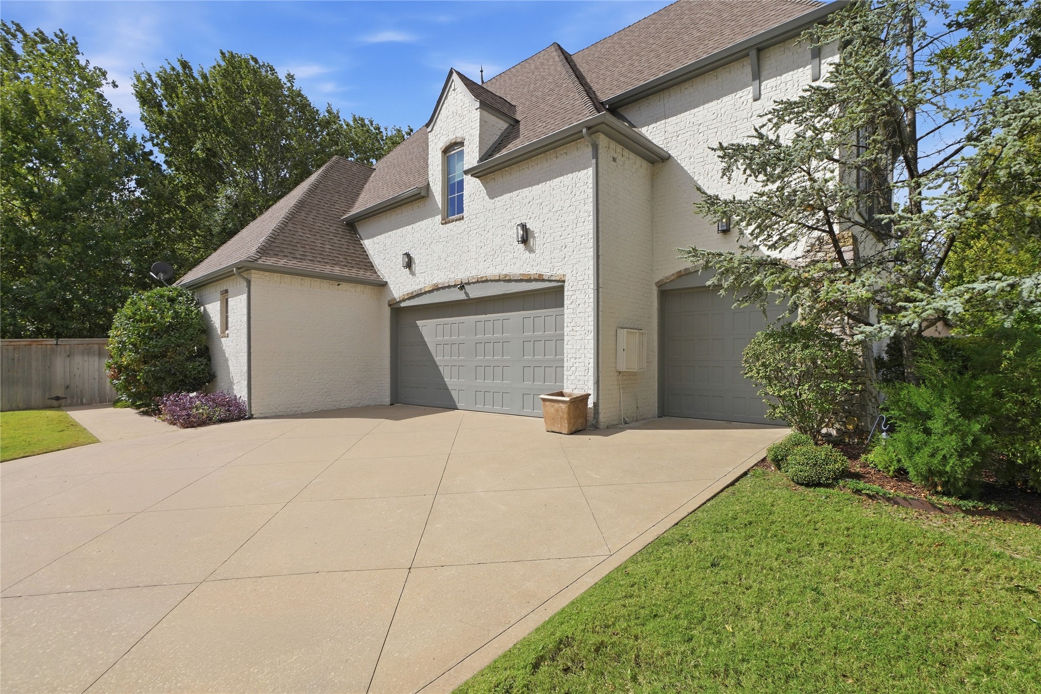 7742 S Indian Avenue Tulsa OK 74132