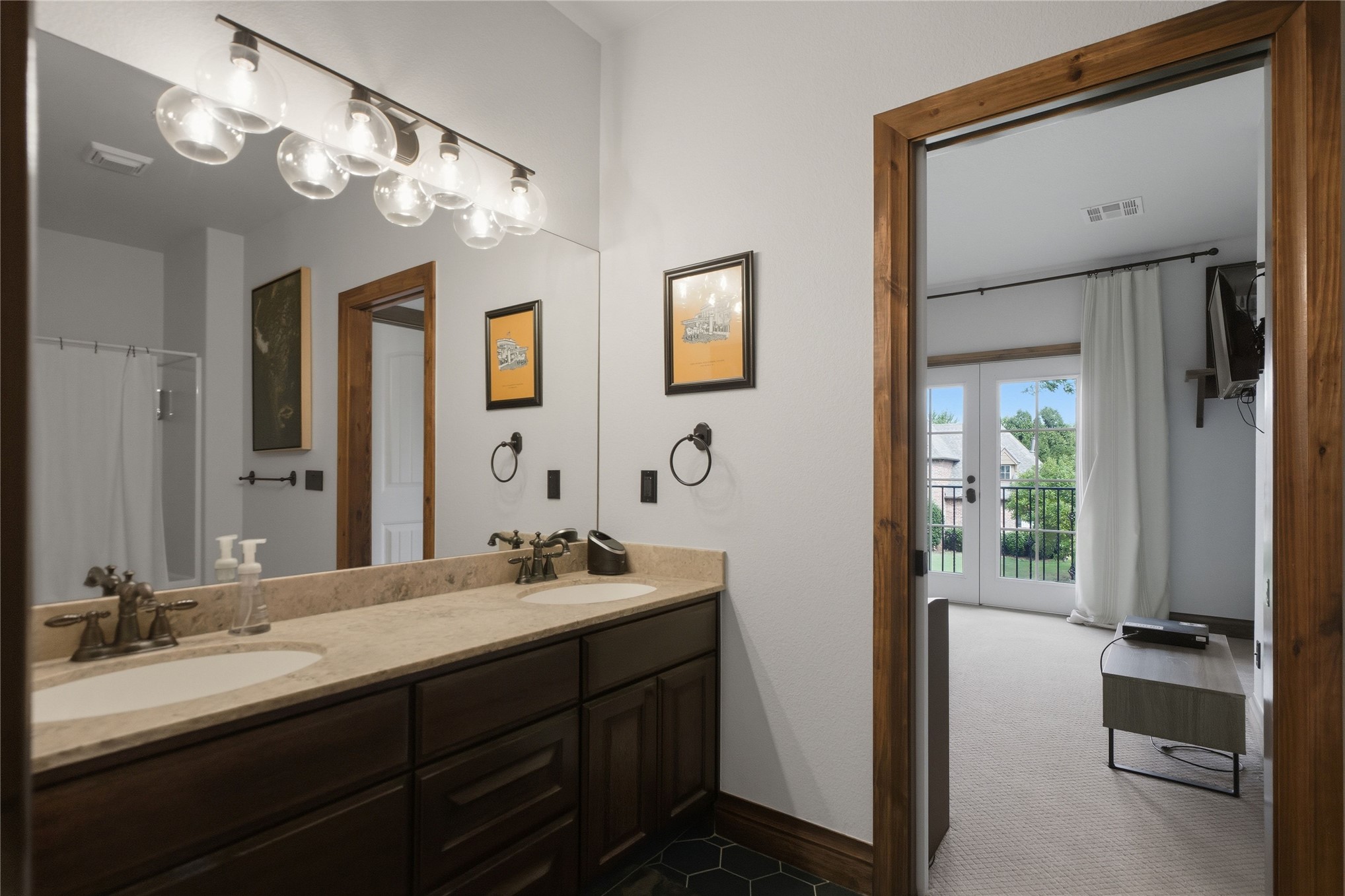 7742 S Indian Avenue Tulsa OK 74132