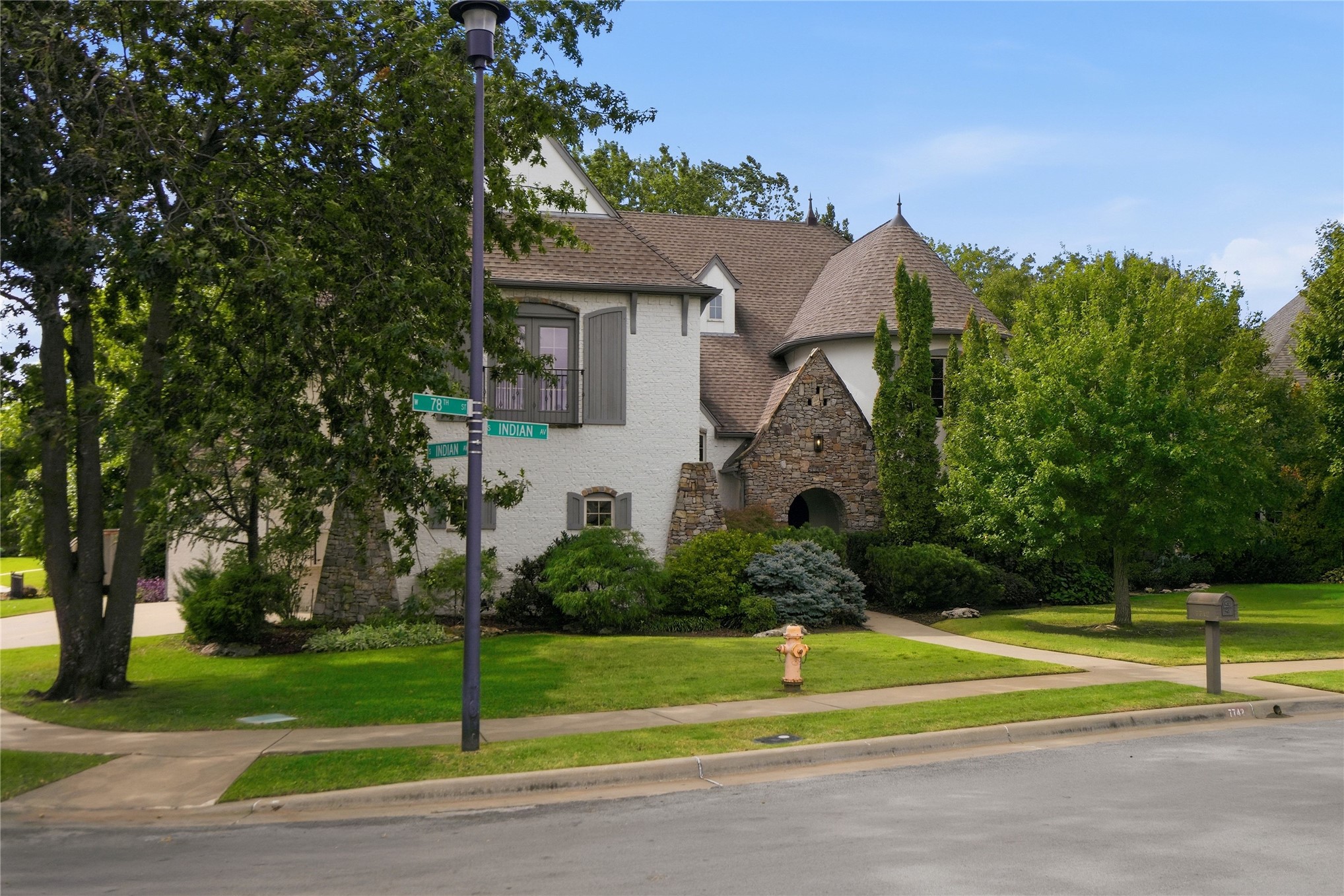 7742 S Indian Avenue Tulsa OK 74132