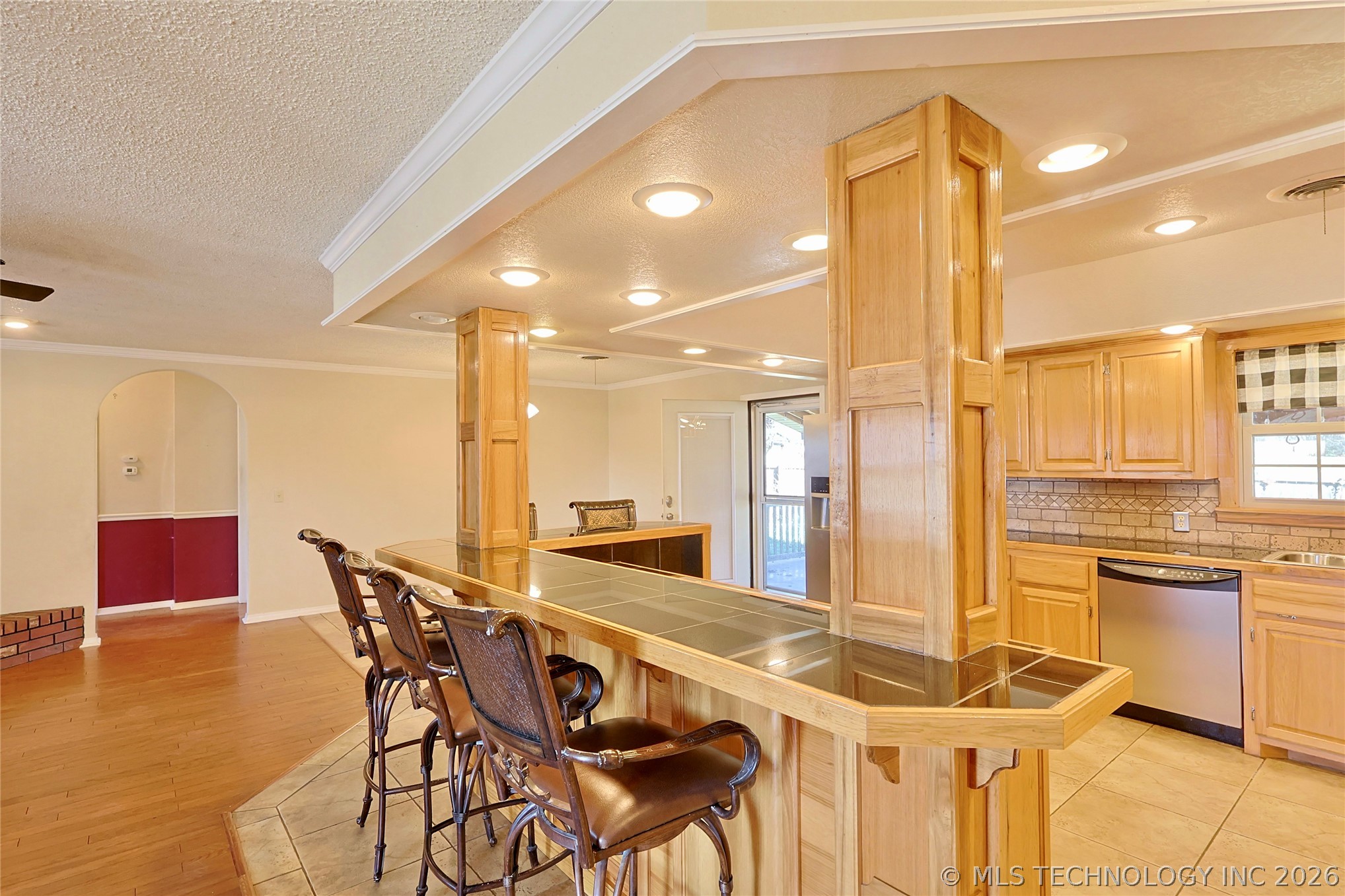 1002 W Knisley Avenue Checotah OK 74426