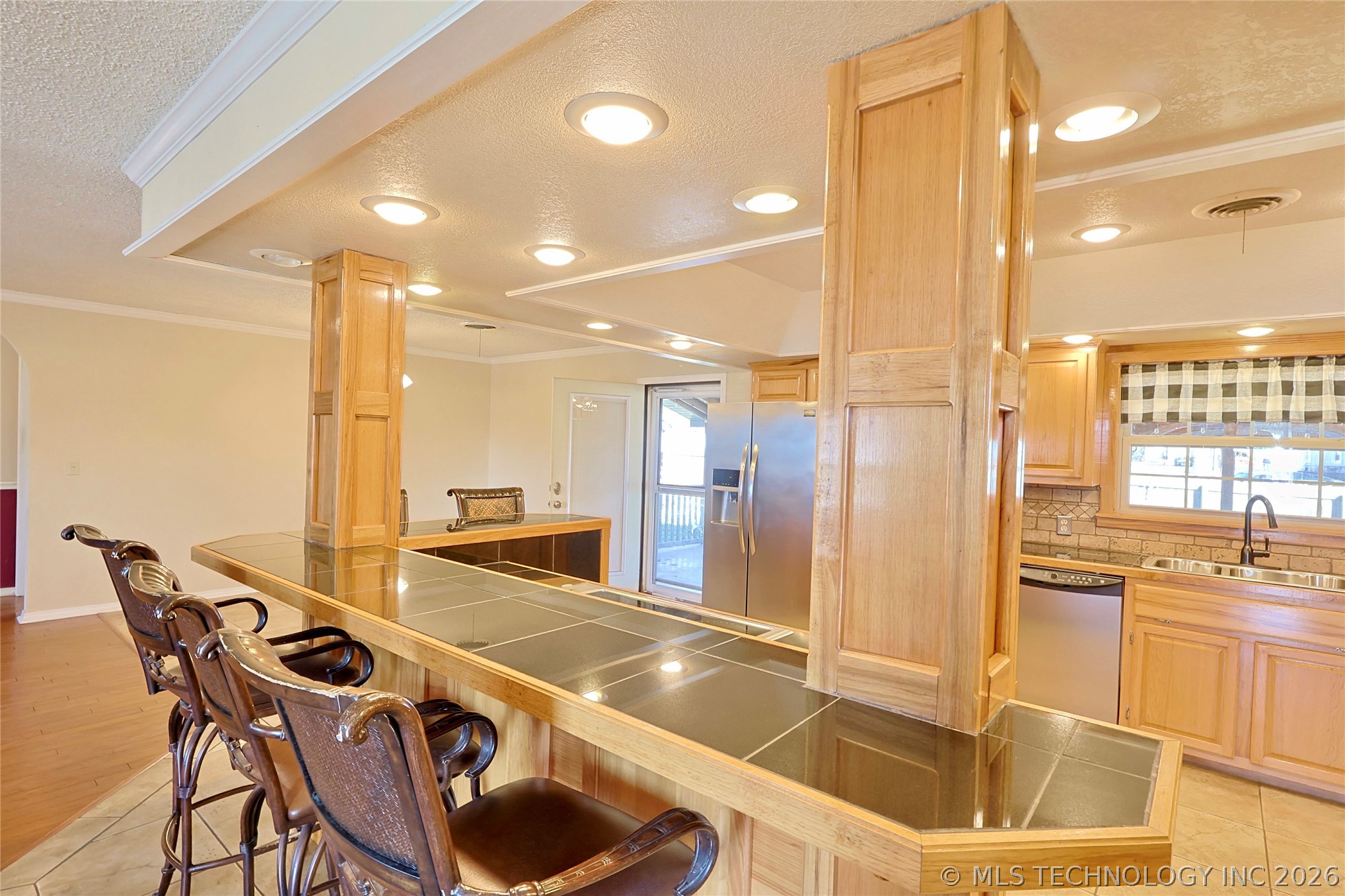 1002 W Knisley Avenue Checotah OK 74426