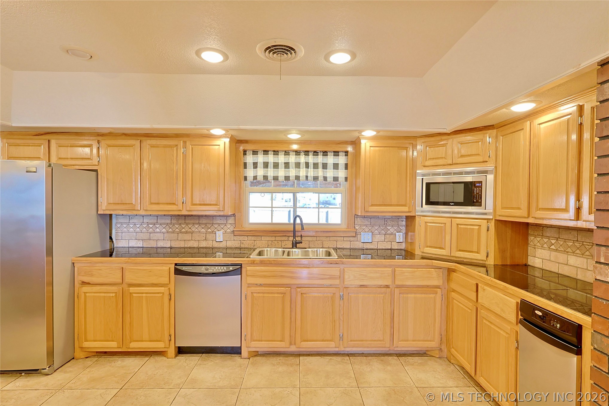 1002 W Knisley Avenue Checotah OK 74426