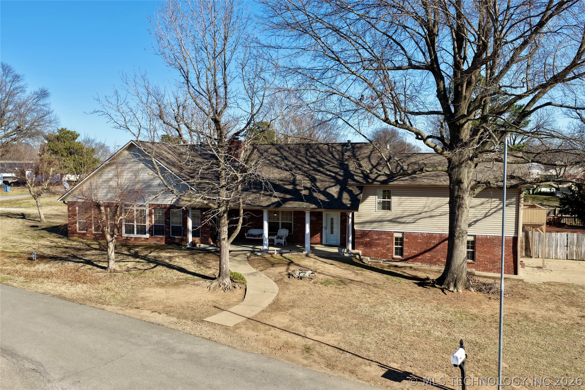 1002 W Knisley Avenue Checotah OK 74426