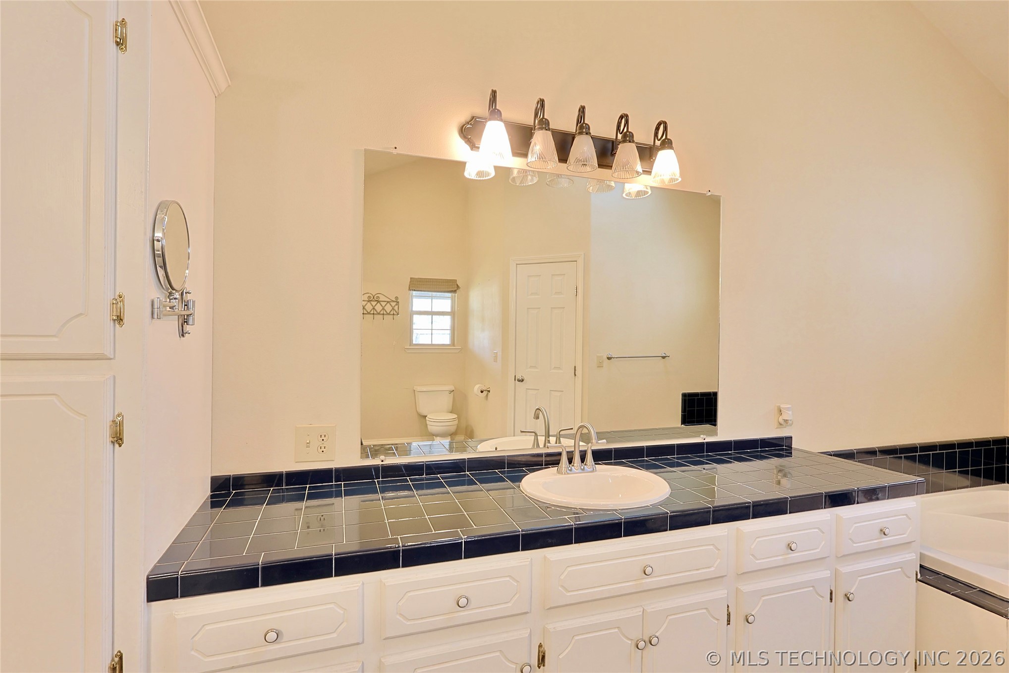1002 W Knisley Avenue Checotah OK 74426