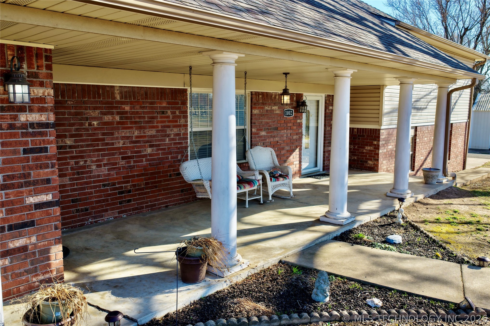1002 W Knisley Avenue Checotah OK 74426
