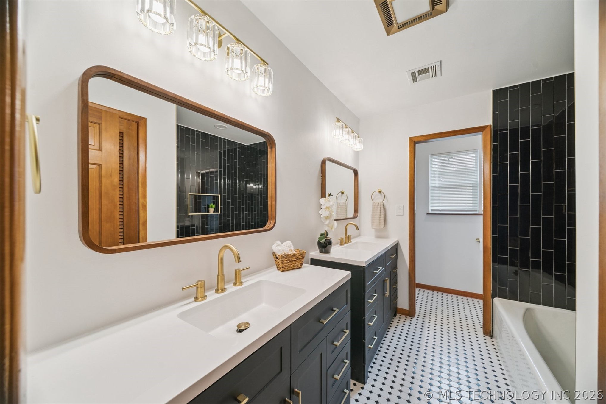 5855 E 46th Place Tulsa OK 74135