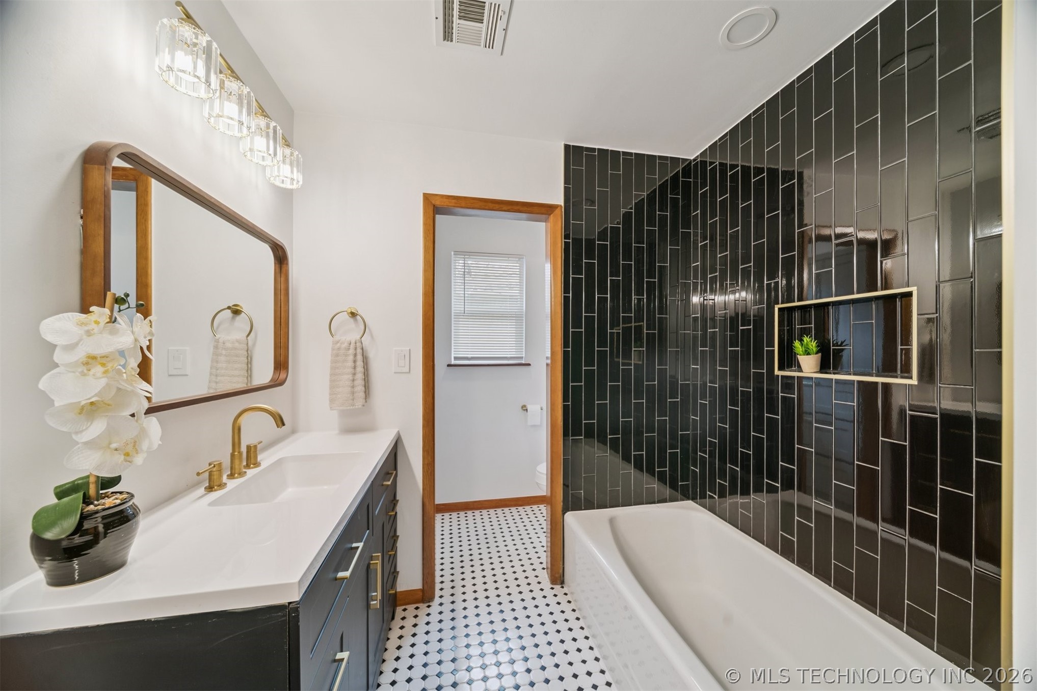 5855 E 46th Place Tulsa OK 74135