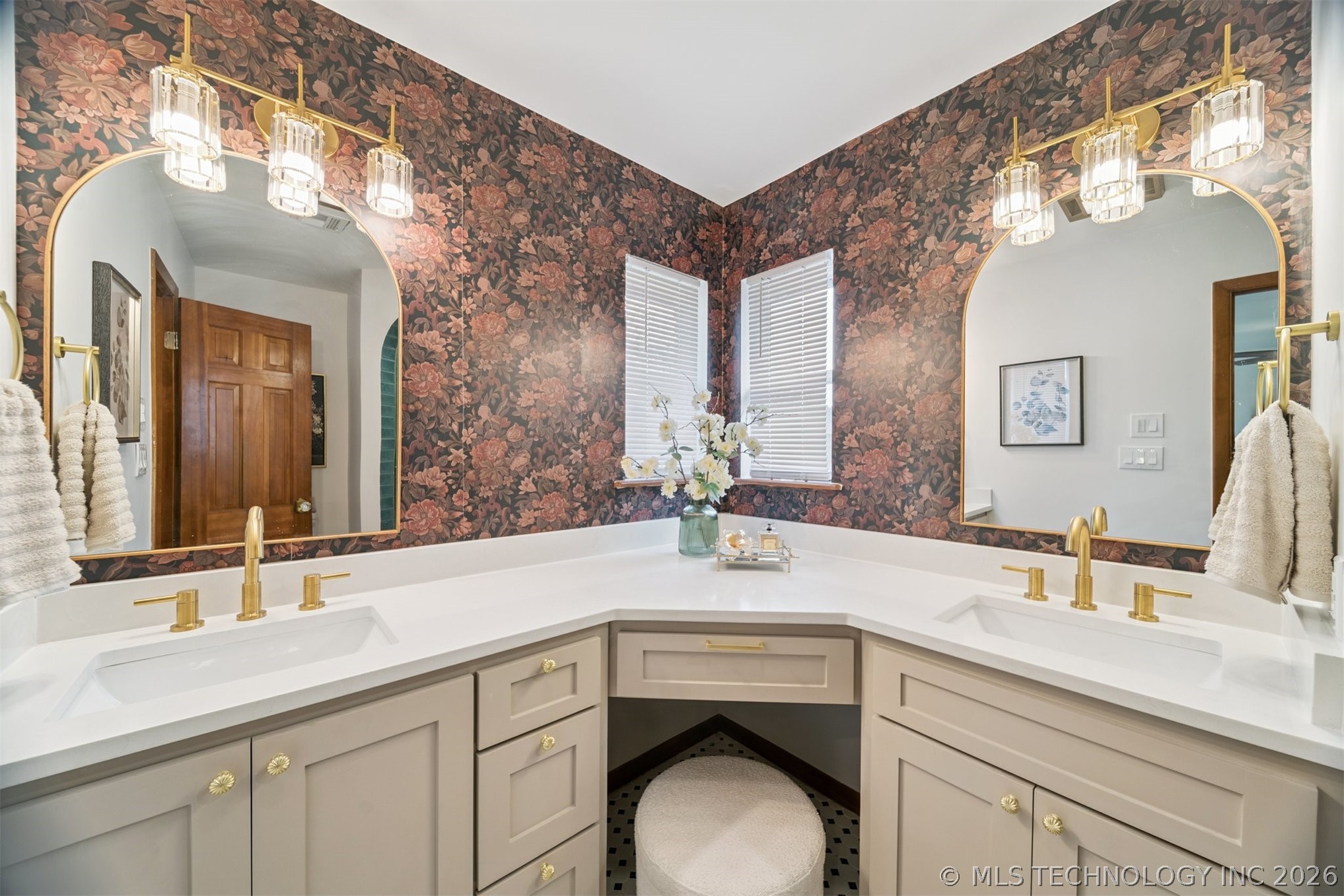 5855 E 46th Place Tulsa OK 74135