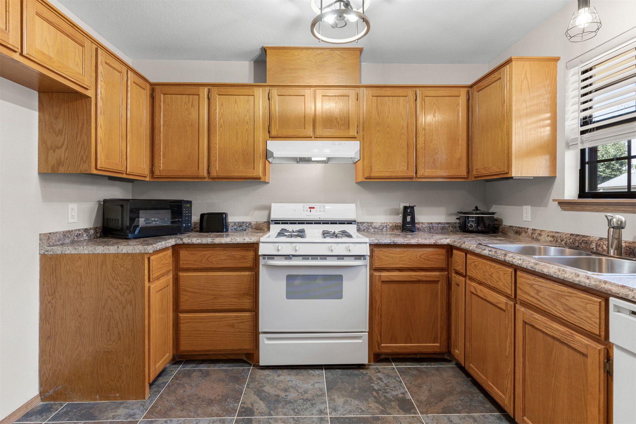 3623 S 213th Avenue E Broken Arrow OK 74014
