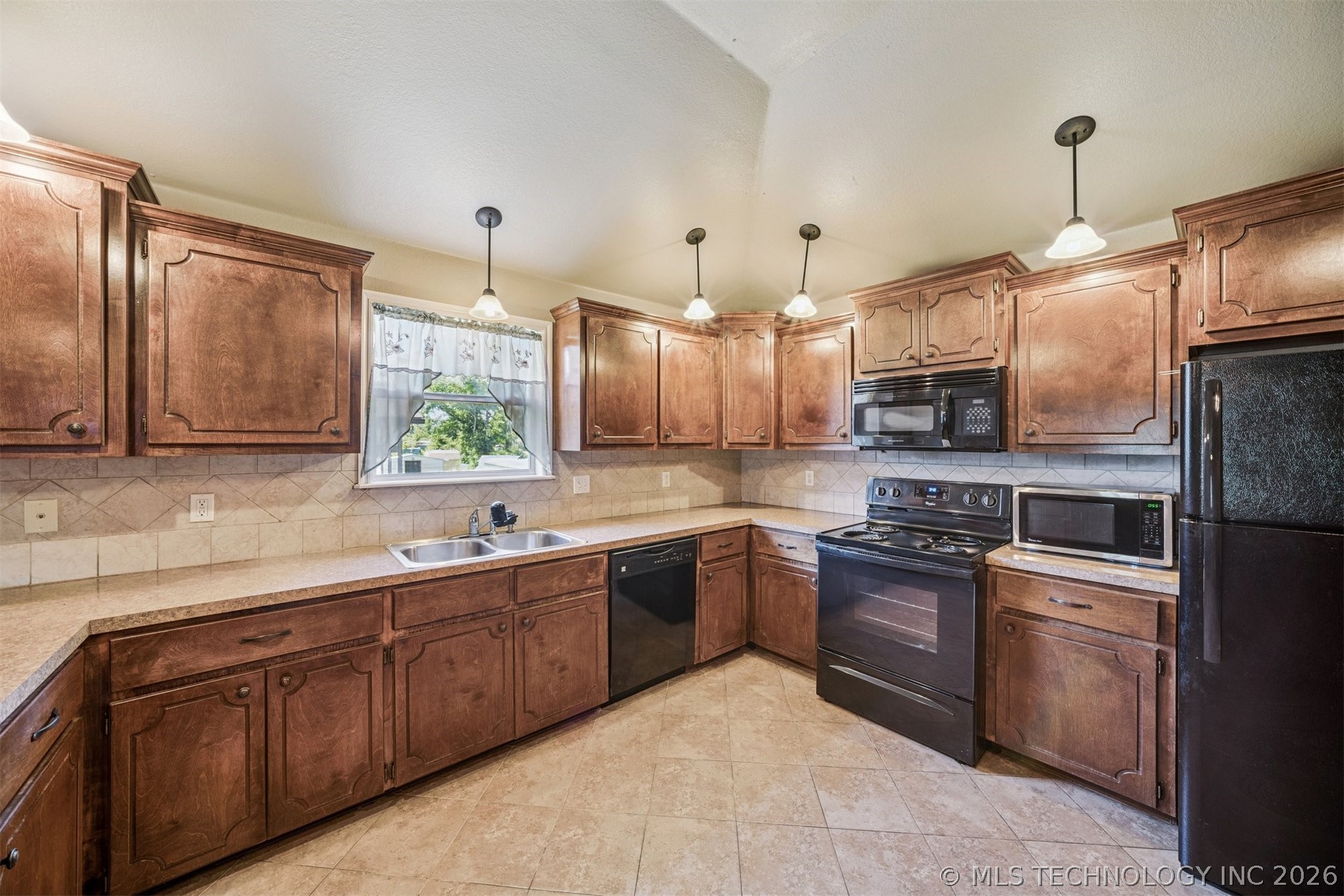 535 S Chickasaw Avenue Claremore OK 74017