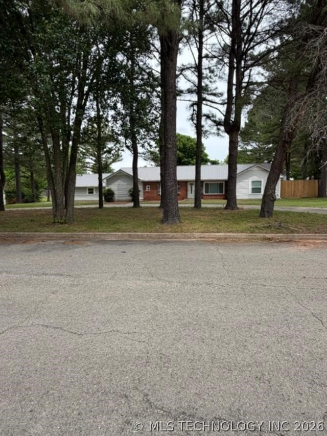 500 Diamond Holdenville OK 74848