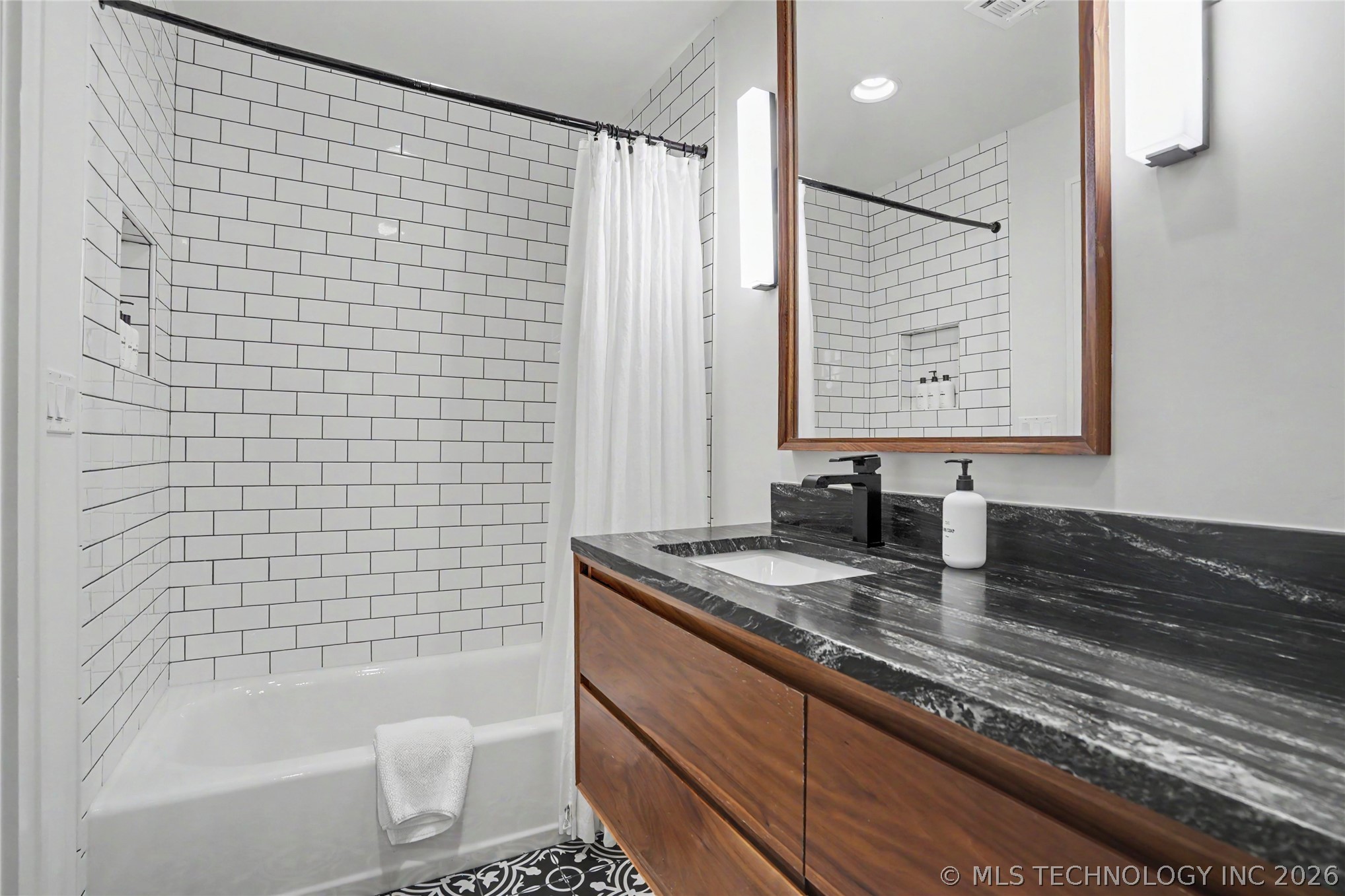 4303 S Lewis Avenue Tulsa OK 74105