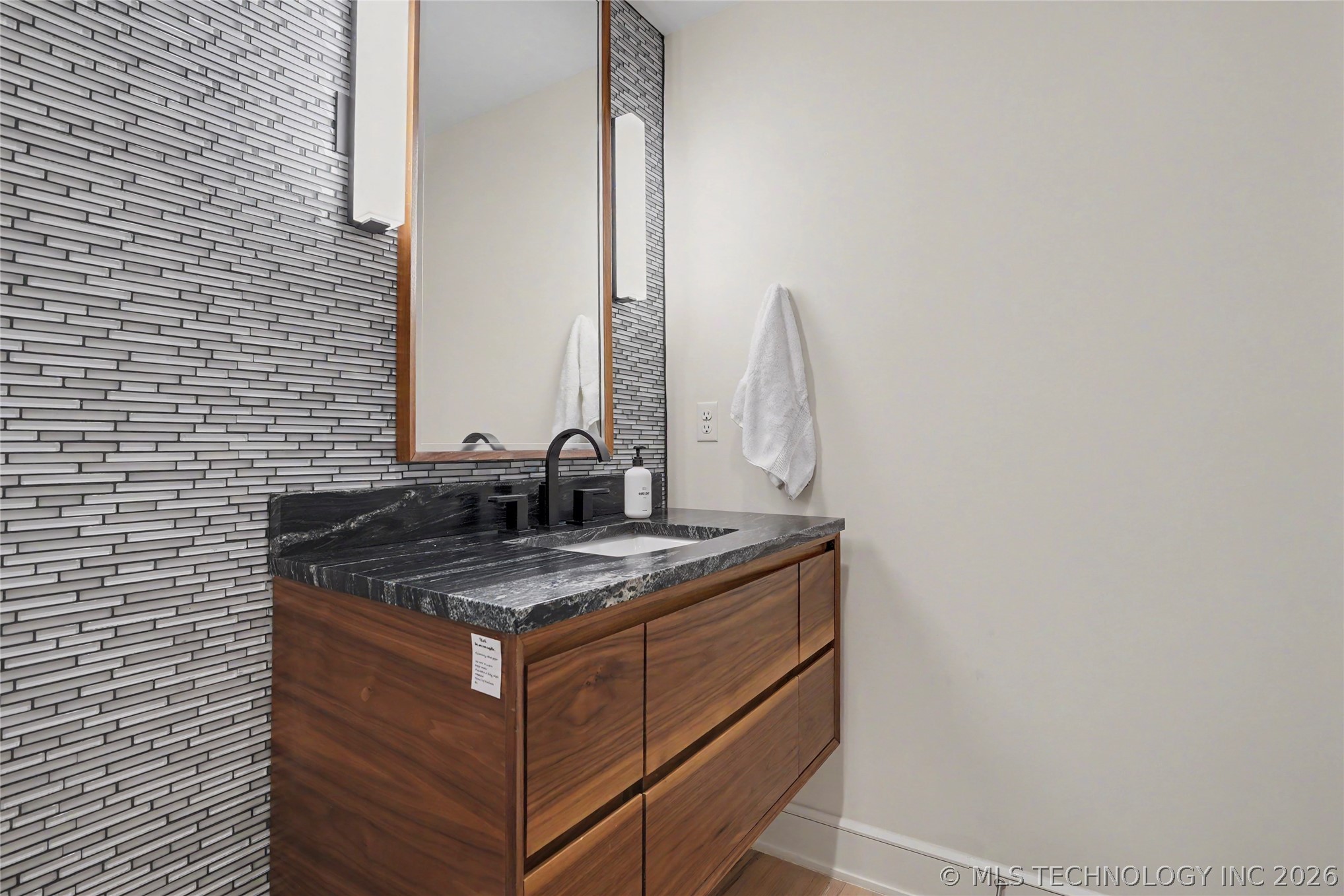 4303 S Lewis Avenue Tulsa OK 74105